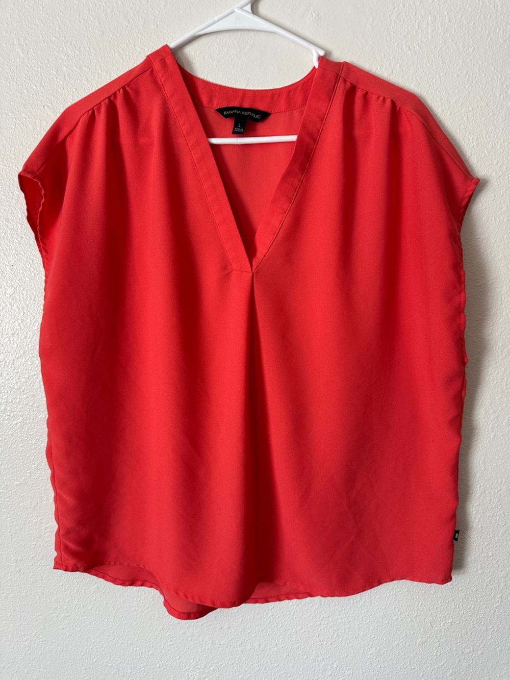 Banana Republic salmon V-Neck Cap Sleeve Blouse